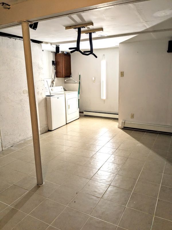 Building Photo - 154 Main St