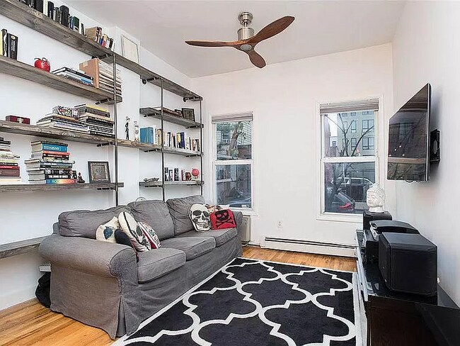 Building Photo - 407 2nd St