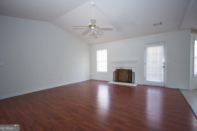 Photo - 2804 James Henry Dr House