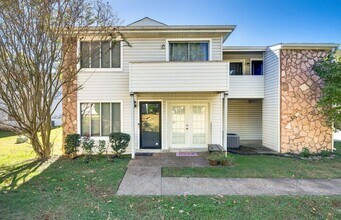 Building Photo - 810 Bellevue Rd