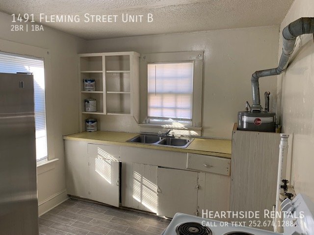 Building Photo - 2 Bed / 1 Bath Duplex on Fleming