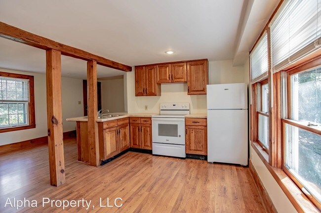 Building Photo - 1 br, 1 bath House - 16 Converse St