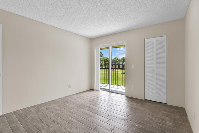 Building Photo - 414 Meadows Cir