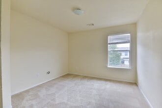 Building Photo - 5719 Clerkenwell Dr