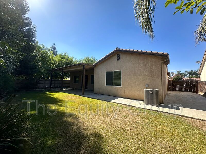 Building Photo - 4441 W Elowin Ave