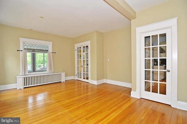 Building Photo - 614 23rd St S
