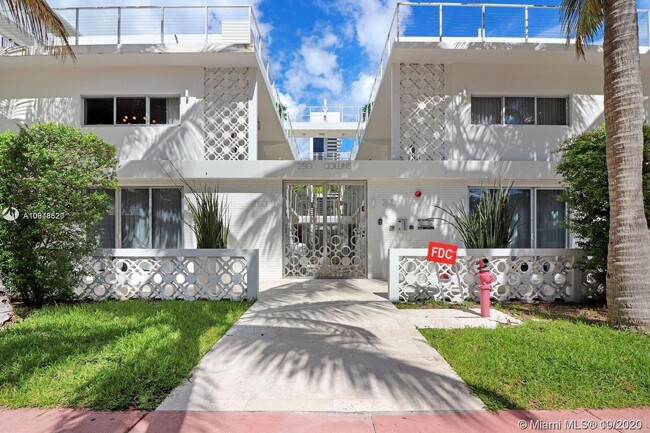 Foto del edificio - 250 Collins Ave