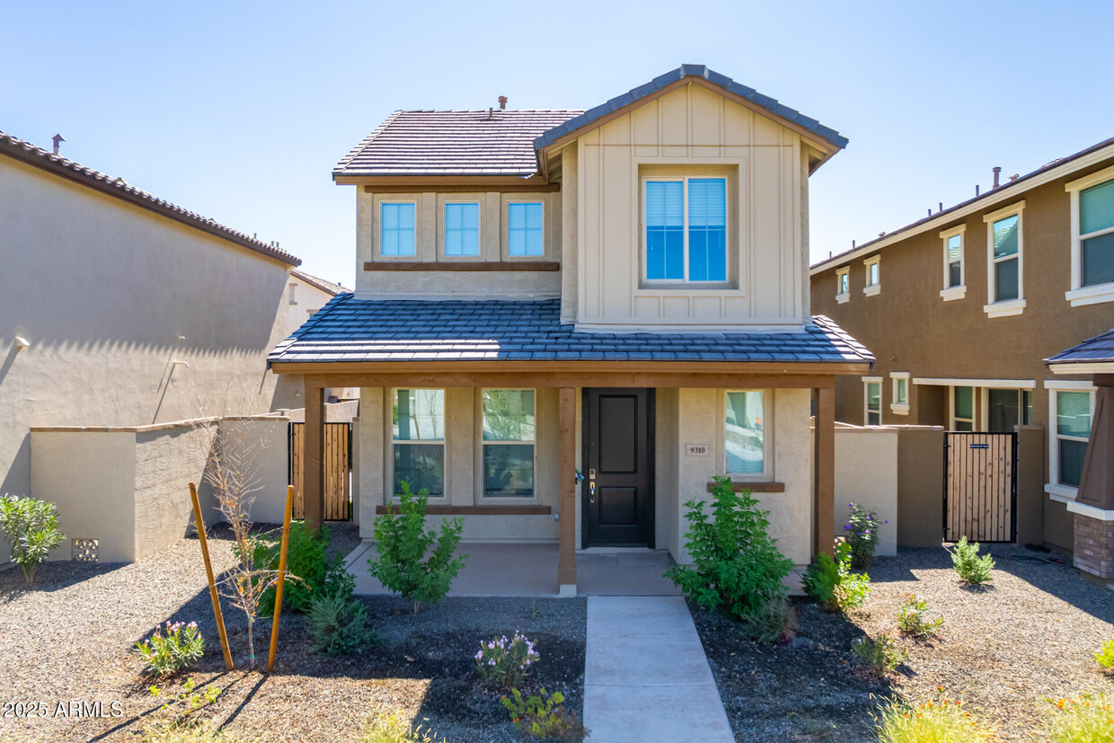 Foto principal - 9310 E Strobe Ave