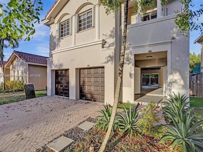 Building Photo - 14301 SW 130th Ave