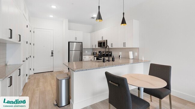 Building Photo - 650 E Sycamore St