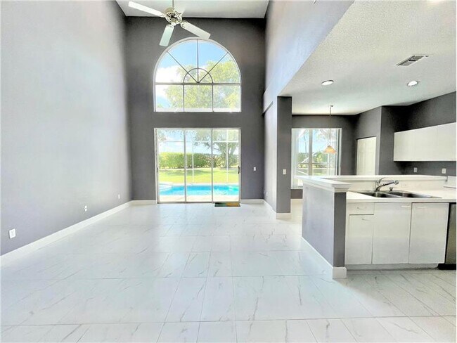 Building Photo - 10875 Old Bridgeport Ln