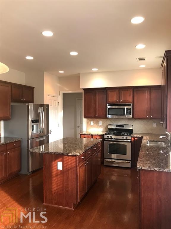 Foto del edificio - 595 Cricklewood Dr