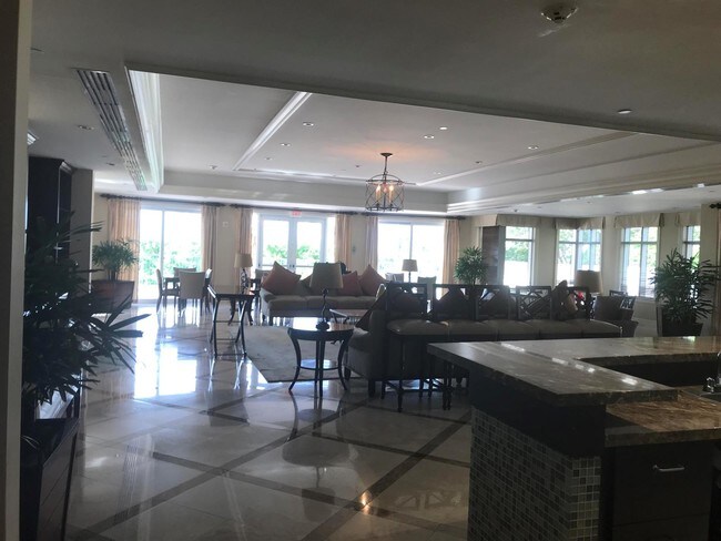 Foto del edificio - 19900 E Country Club Dr