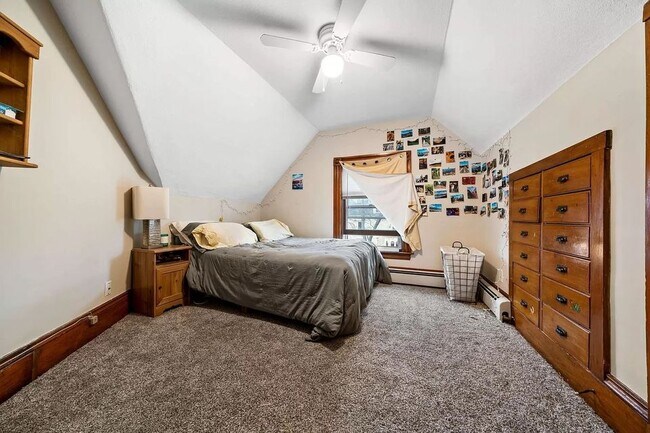 Building Photo - 20 Crescent St