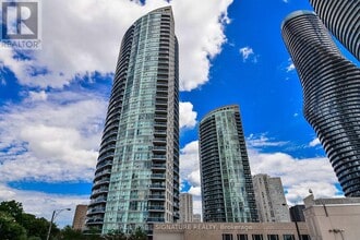 Building Photo - 80 Absolute Ave