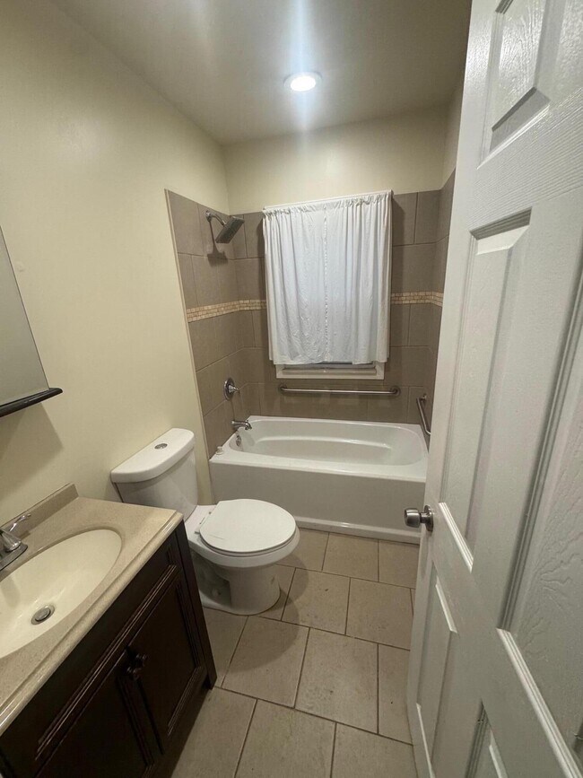 Foto del edificio - 16160 San Juan Dr