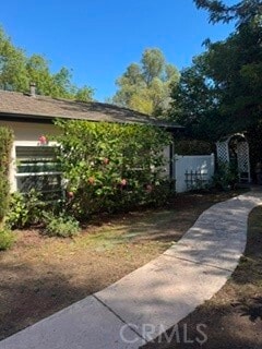Building Photo - 2 Strawberry Ln