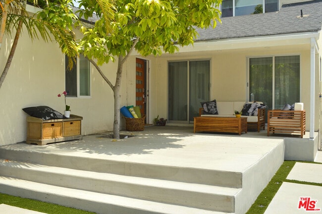 Building Photo - 2248 Greenfield Ave