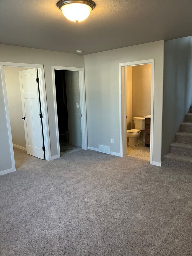 Building Photo - New 3 Bedroom/3 Bathroom Twin Home