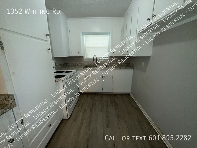 Building Photo - 1352 Whiting Rd