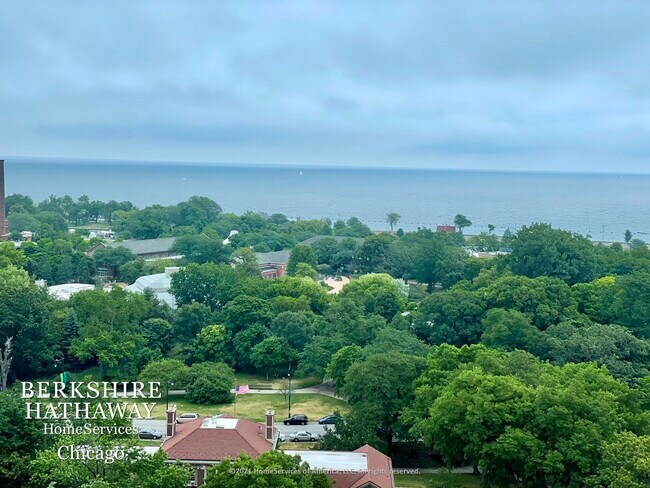 Foto del edificio - 2020 N Lincoln Park West