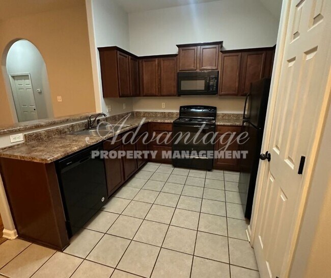 Building Photo - Charming newly renovated Home in Cordova, TN