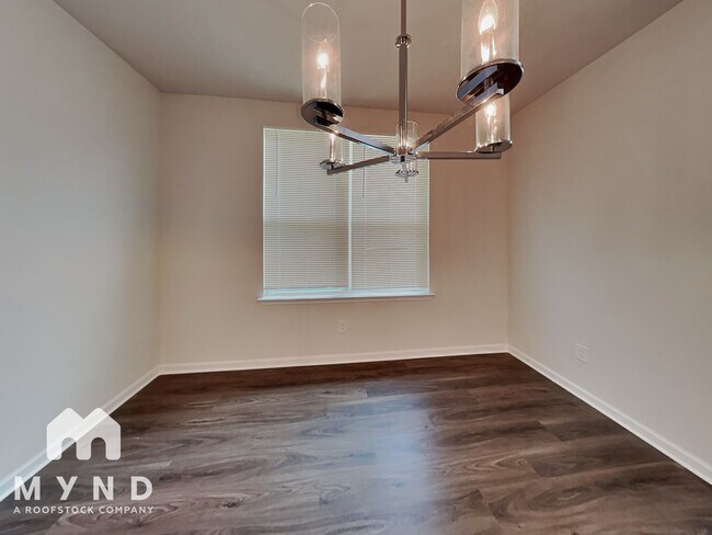 Building Photo - 707 Riverwood Pass