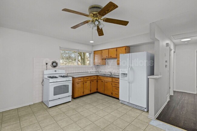 Foto del edificio - 11809 Bridgevale Ave