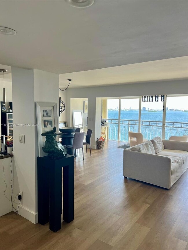 Building Photo - 11111 Biscayne Blvd