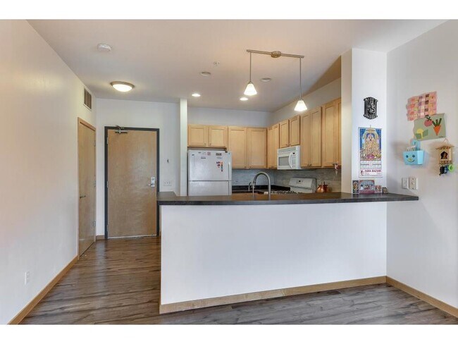 Foto del edificio - 2900 11th Ave S