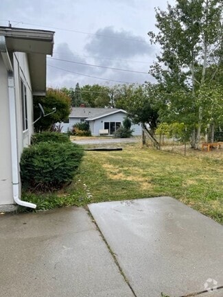 Building Photo - 410 N 19th Ave