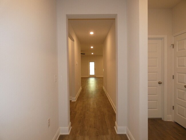 Foto del edificio - 3810 Hawks Landing Cir