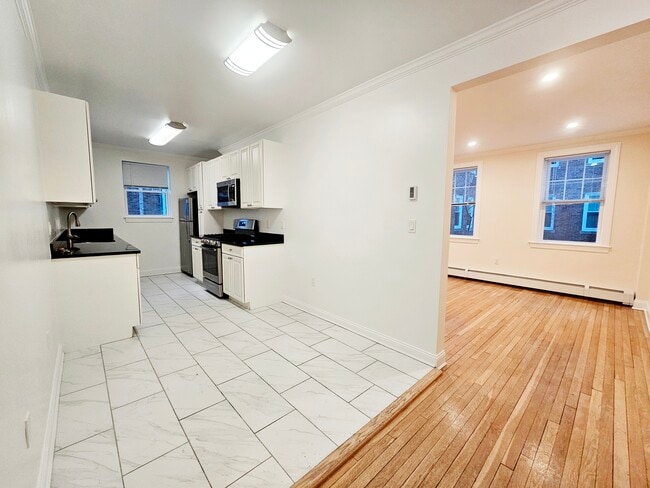 Building Photo - 31 Harris St