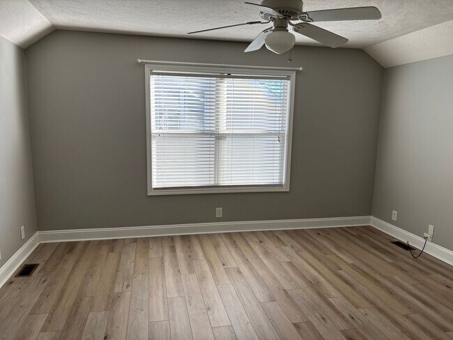 Building Photo - Coastal Duplex for Rent – Less Than One Mi...