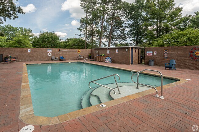 Foto del edificio - The Lakewood House Apartments