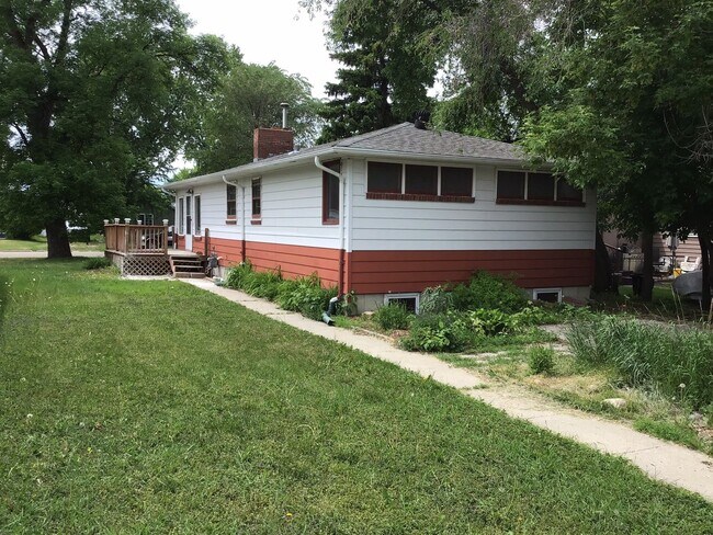 Foto del edificio - 4-bedroom, 2 bath home in Wahpeton ND Avai...