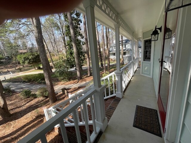 Building Photo - 805 Nuttree Pl