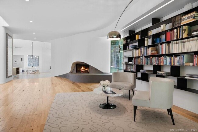 Foto del edificio - 364 Hollow Tree Ridge Rd