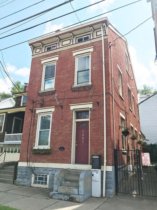 Building Photo - 2902 Jefferson Ave