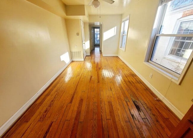 Building Photo - 3209 Ellwood Ave