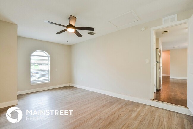 Foto del edificio - 106 Hughes Ave