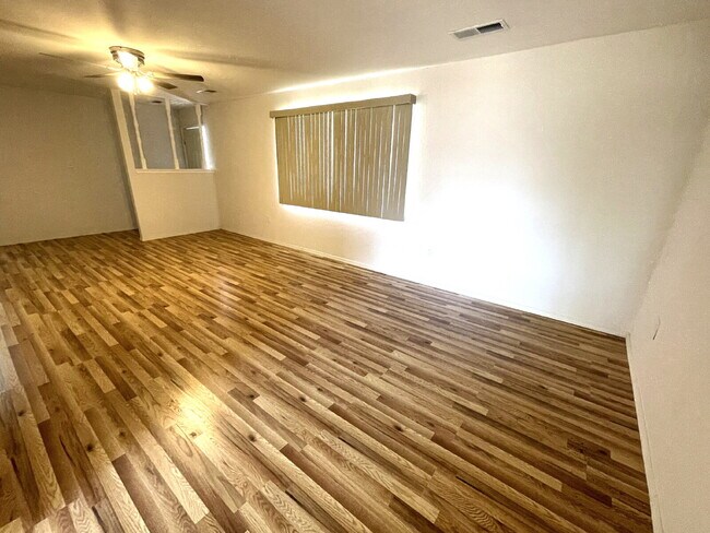 Foto del edificio - Room to Spread Out! South Valley 3bd on a ...