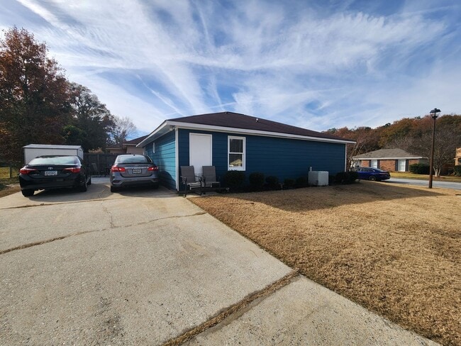 Foto del edificio - Cozy 3 Bedroom 2 Bath Corner Lot in Columbus, GA
