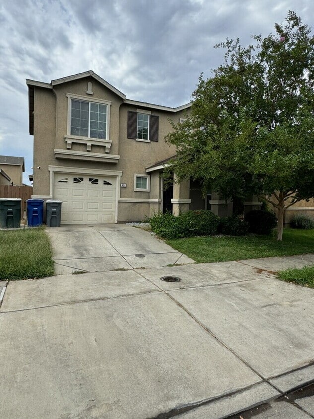 Building Photo - North Merced- Two story 3Bed/2Ba home read...