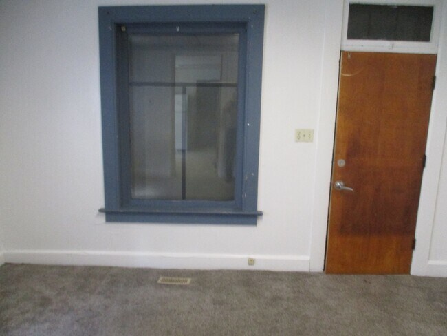 Foto del edificio - 922 Cameron Ave