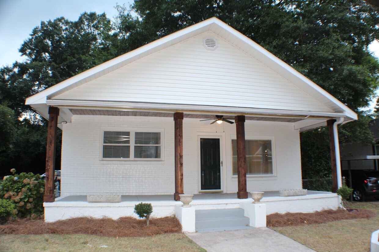 Primary Photo - 208 W Clifton Ave