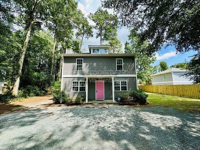 Building Photo - 811 Bonham Ave