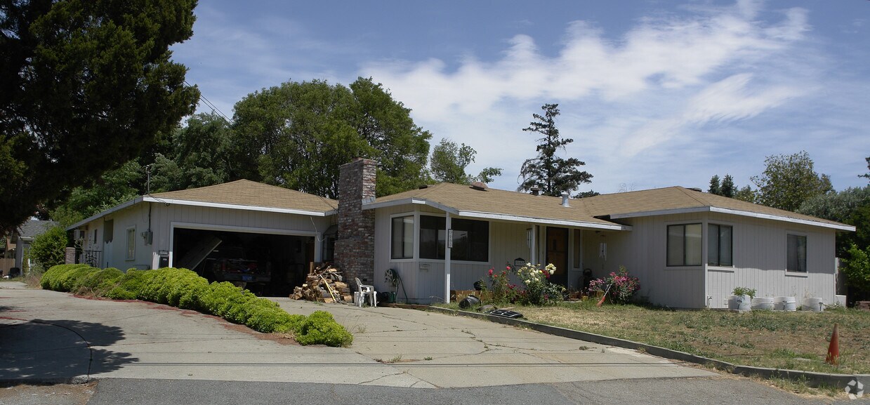 Primary Photo - 3155 The Alameda