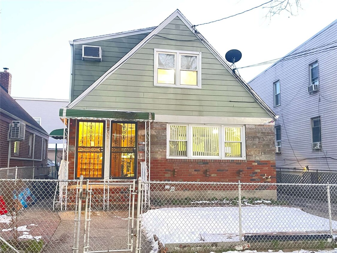Primary Photo - 101-16 95th Ave