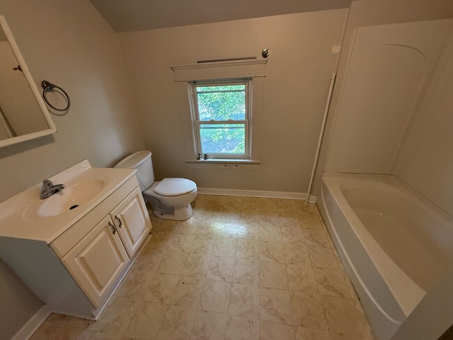 Building Photo - 503 Spicer Street